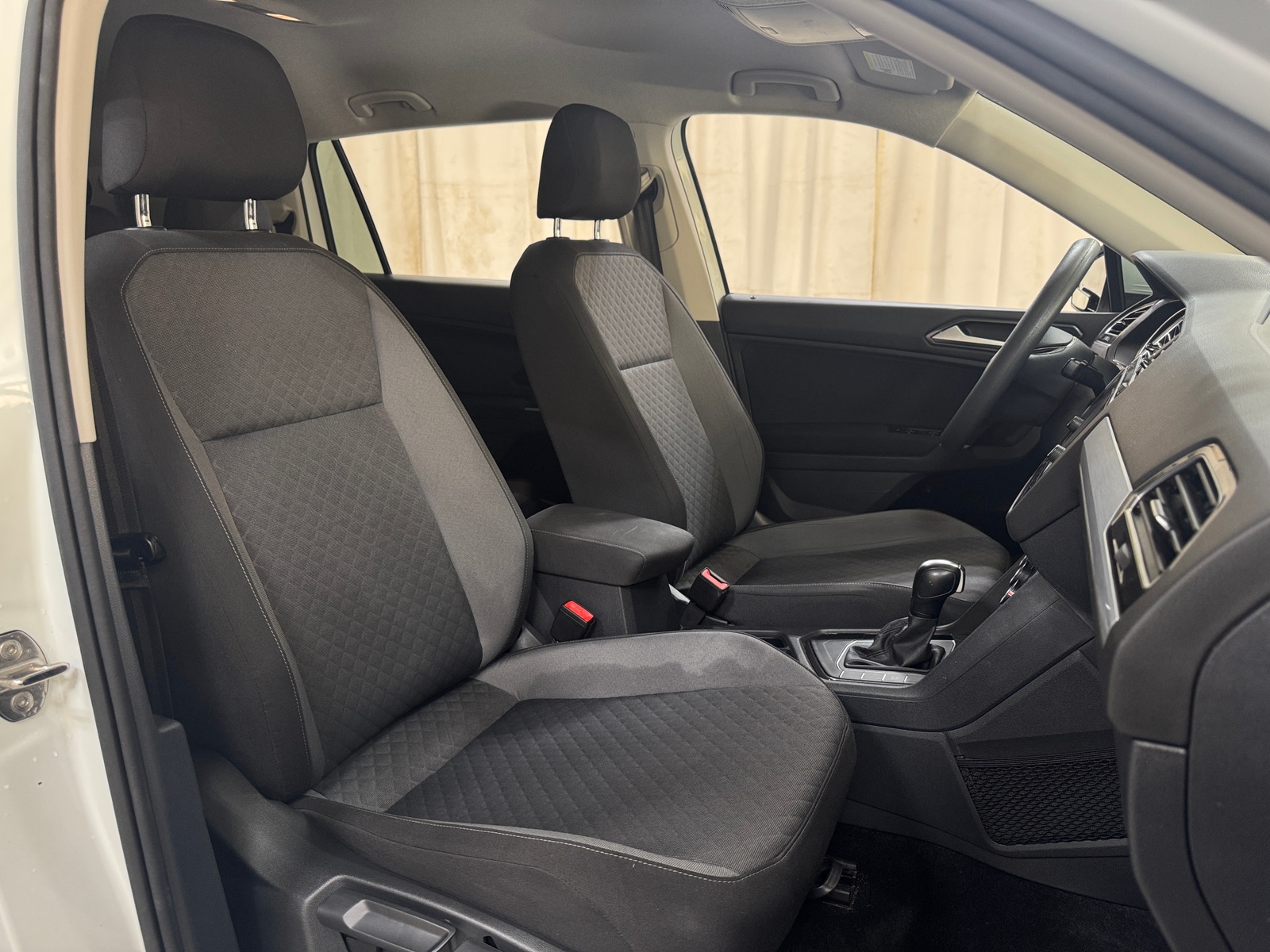 Thumbnail: 2018 Volkswagen Tiguan - 2