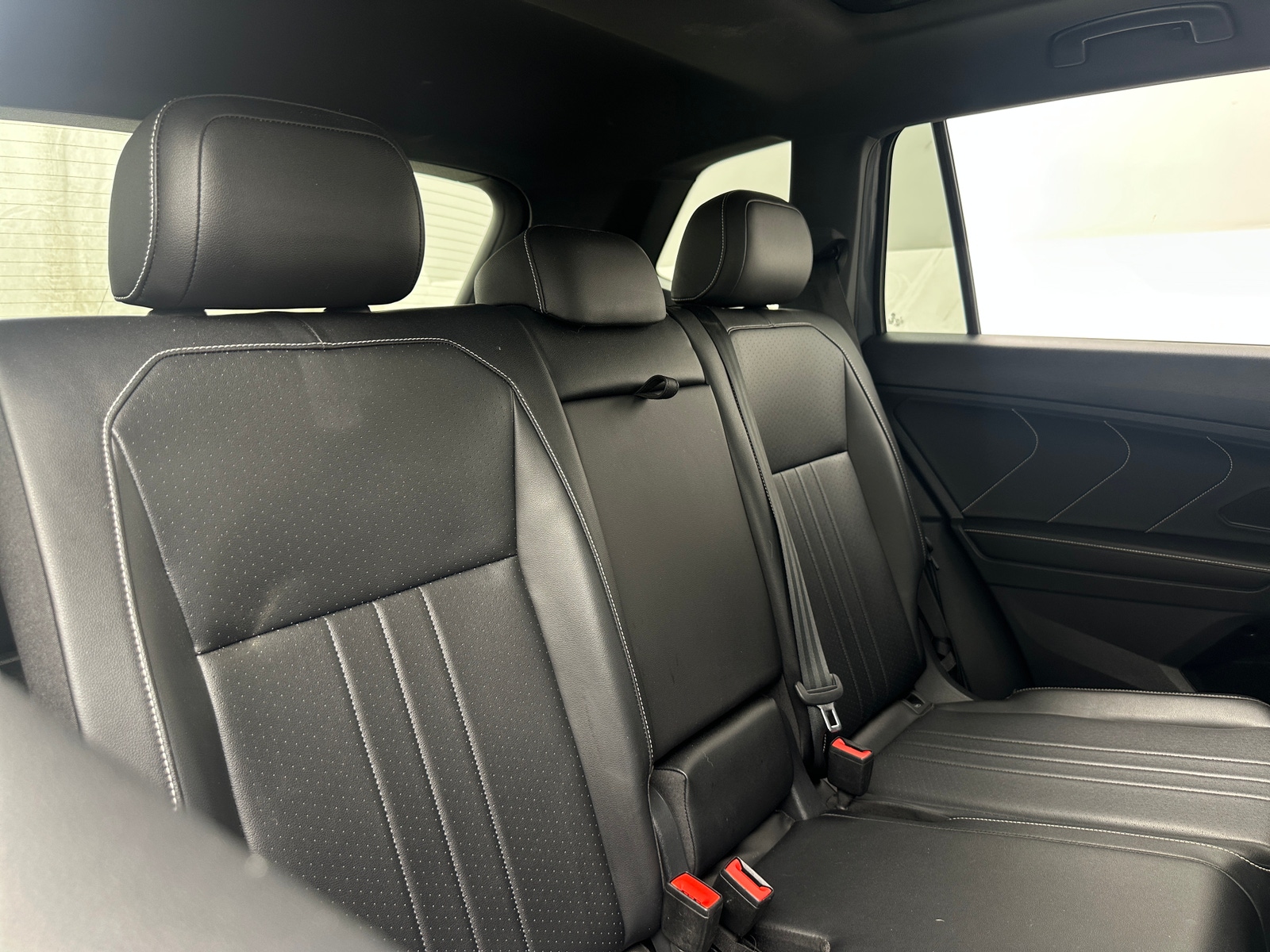 Thumbnail: 2022 Volkswagen Tiguan - 5