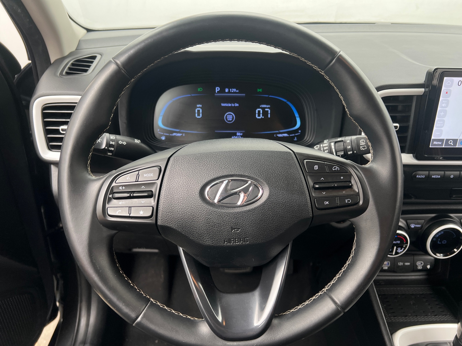 Thumbnail: 2023 Hyundai Venue - 4