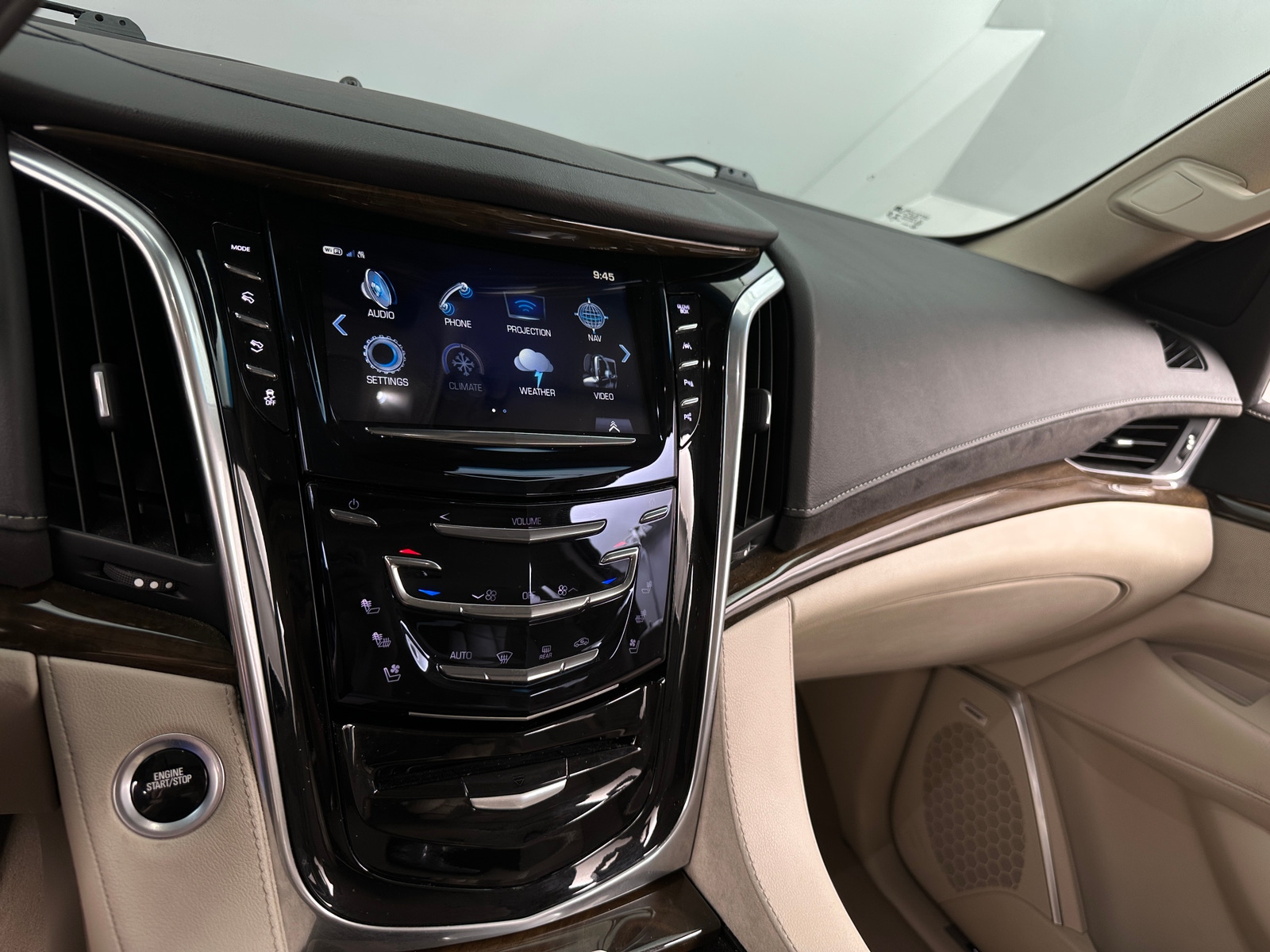 Thumbnail: 2019 Cadillac Escalade - 3