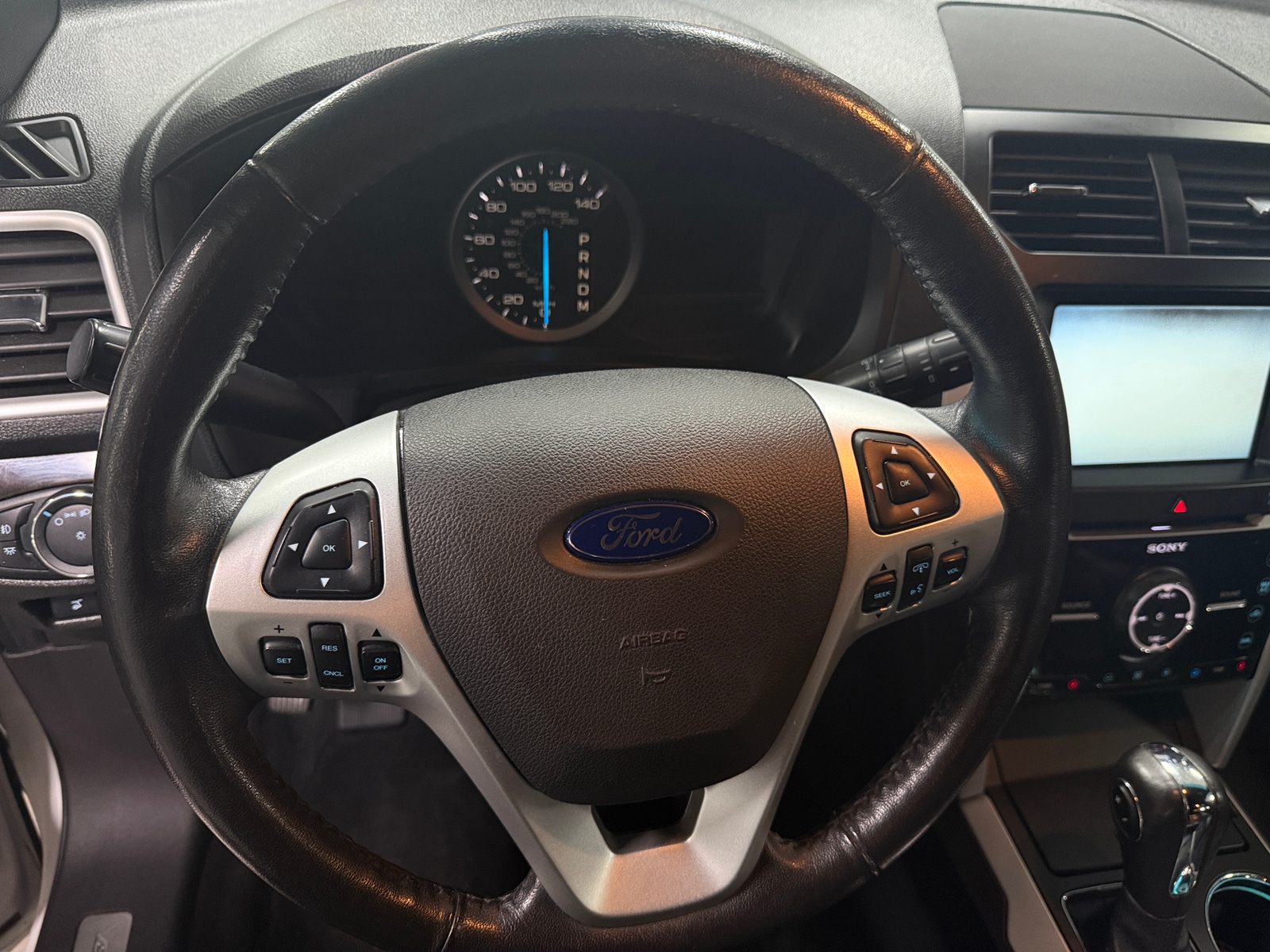 Thumbnail: 2015 Ford Explorer - 4