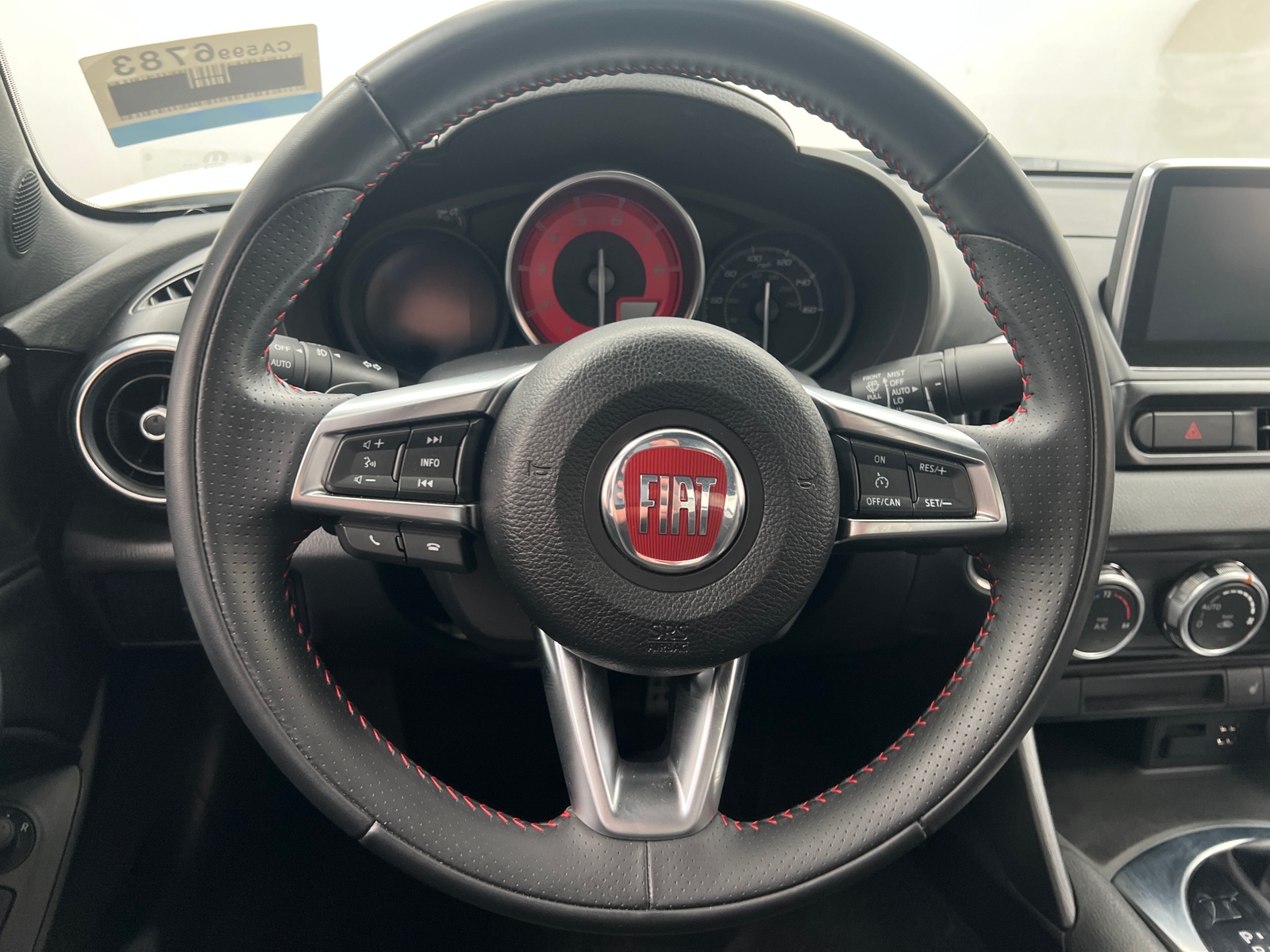 Thumbnail: 2017 Fiat 124 Spider - 4