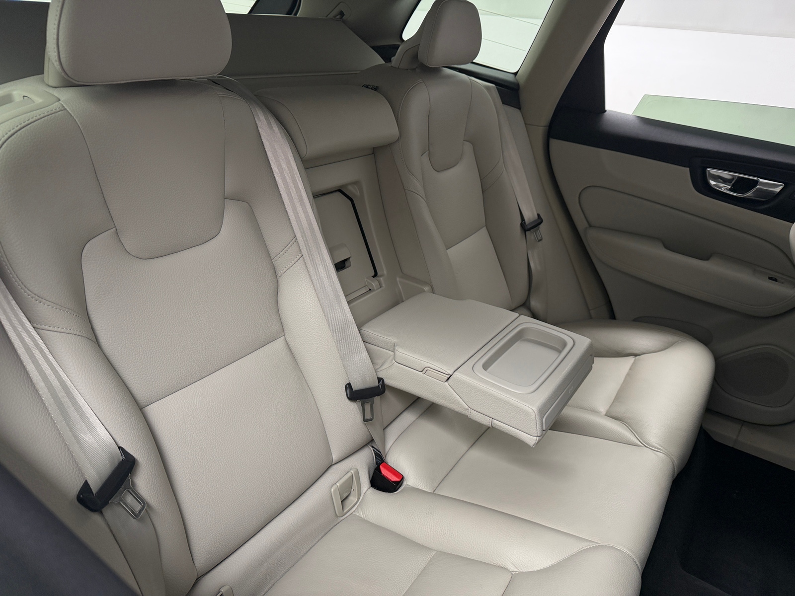 Thumbnail: 2019 Volvo XC60 - 5