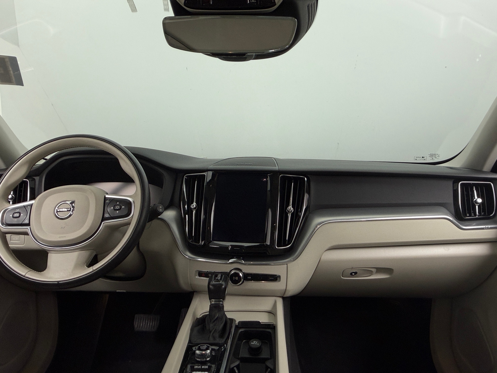 Thumbnail: 2019 Volvo XC60 - 2