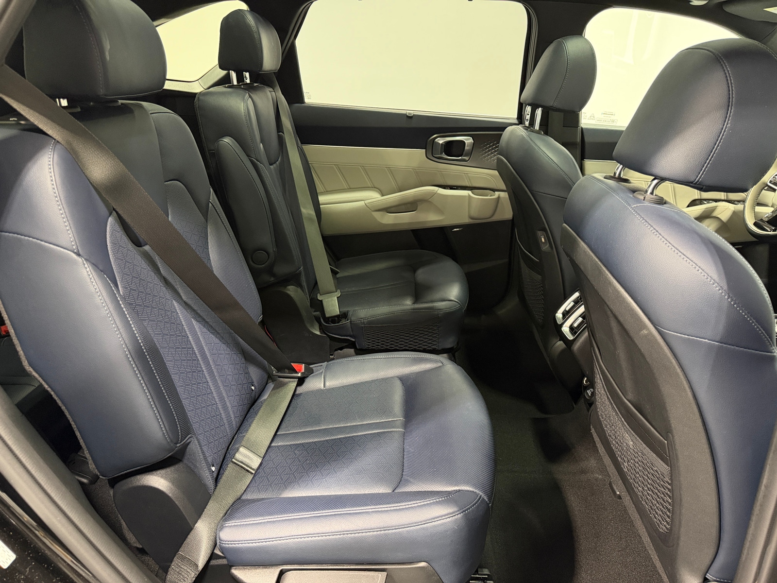 Thumbnail: 2023 Kia Sorento - 5