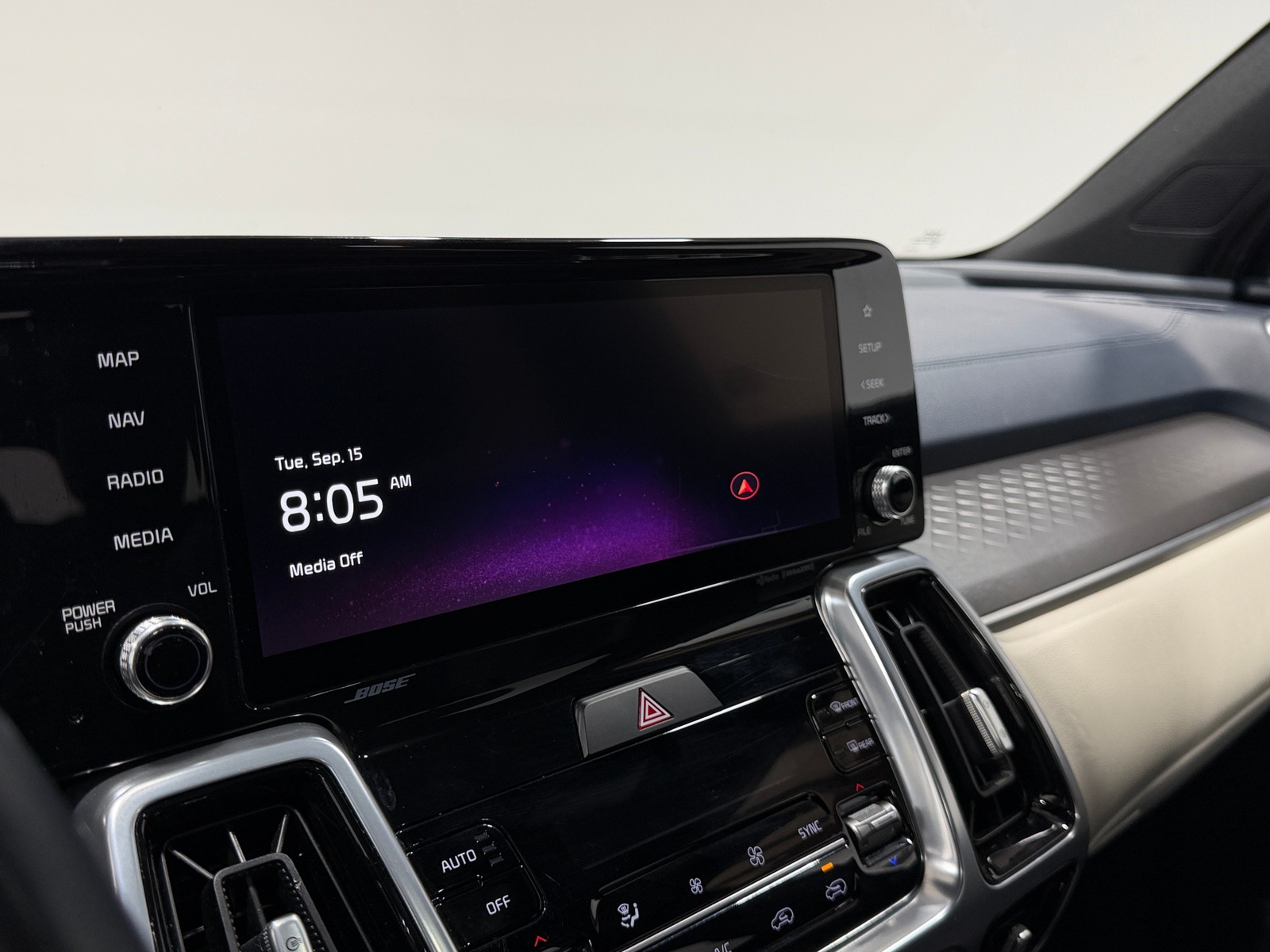 Thumbnail: 2023 Kia Sorento - 3