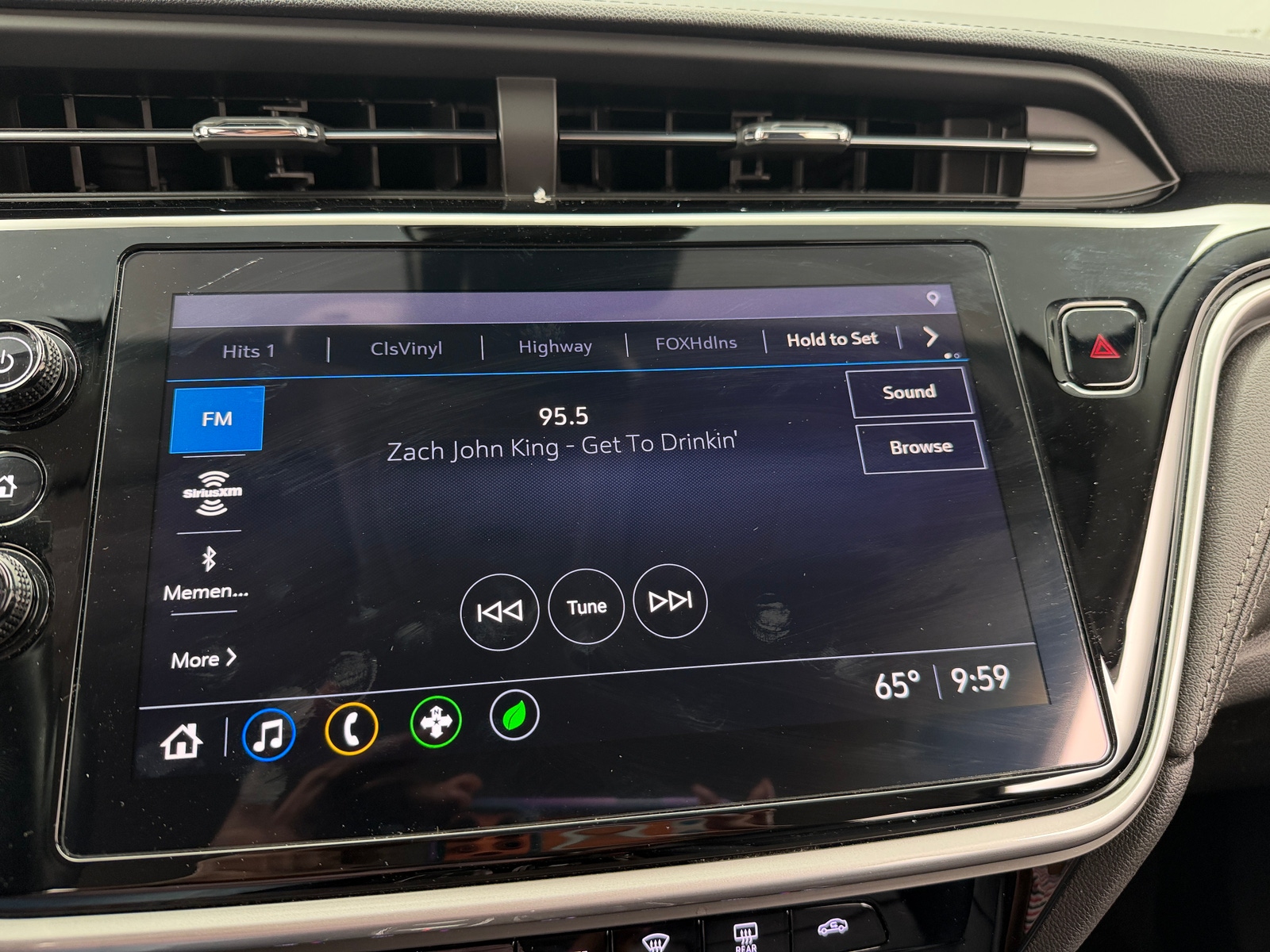 Thumbnail: 2022 Chevrolet Bolt EUV - 3