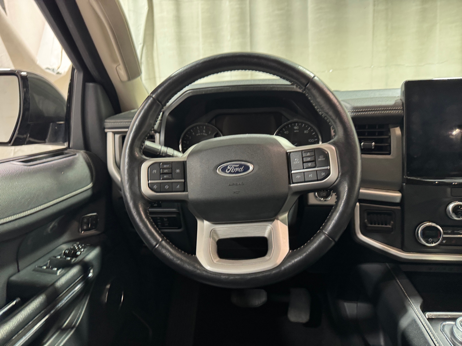 Thumbnail: 2023 Ford Expedition MAX - 4