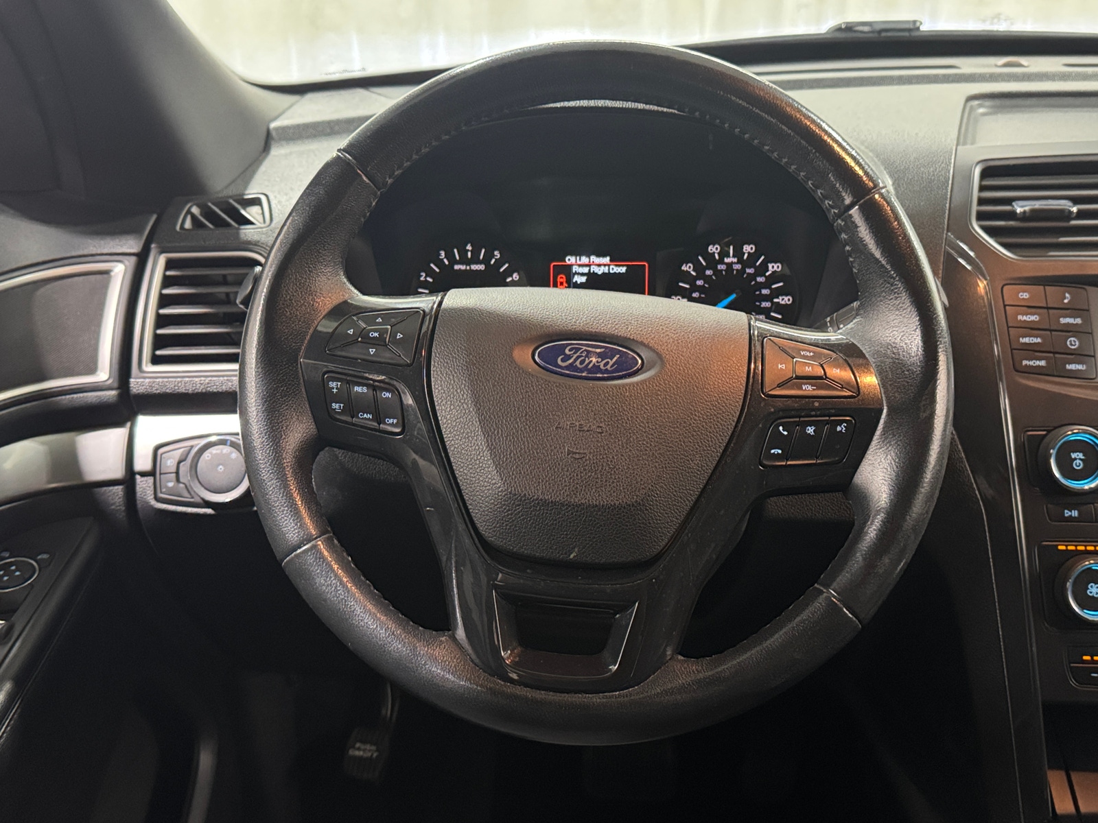 Thumbnail: 2017 Ford Explorer - 5