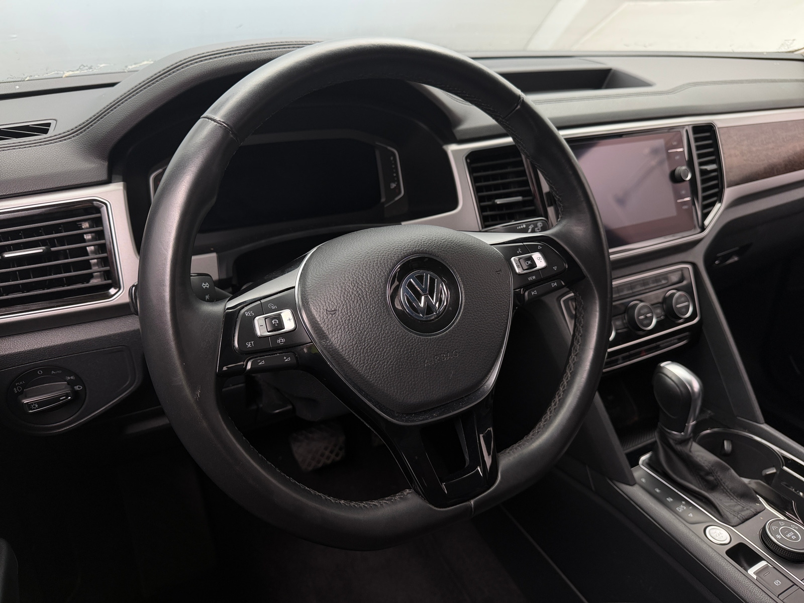 Thumbnail: 2019 Volkswagen Atlas - 4