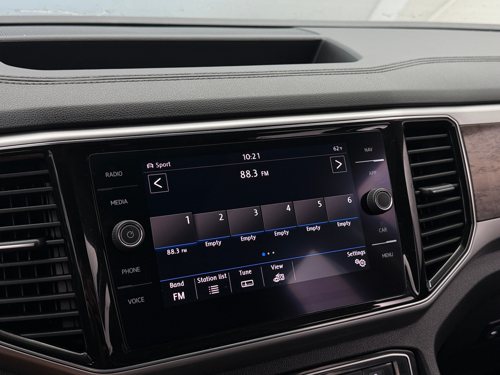 Thumbnail: 2019 Volkswagen Atlas - 3