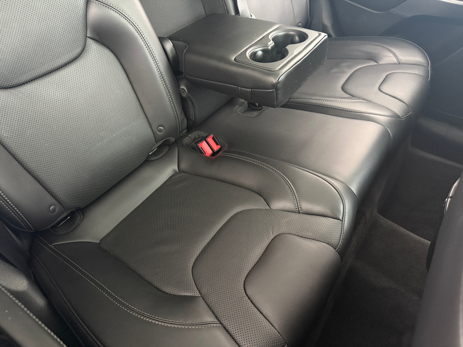 Thumbnail: 2019 Jeep Cherokee - 5