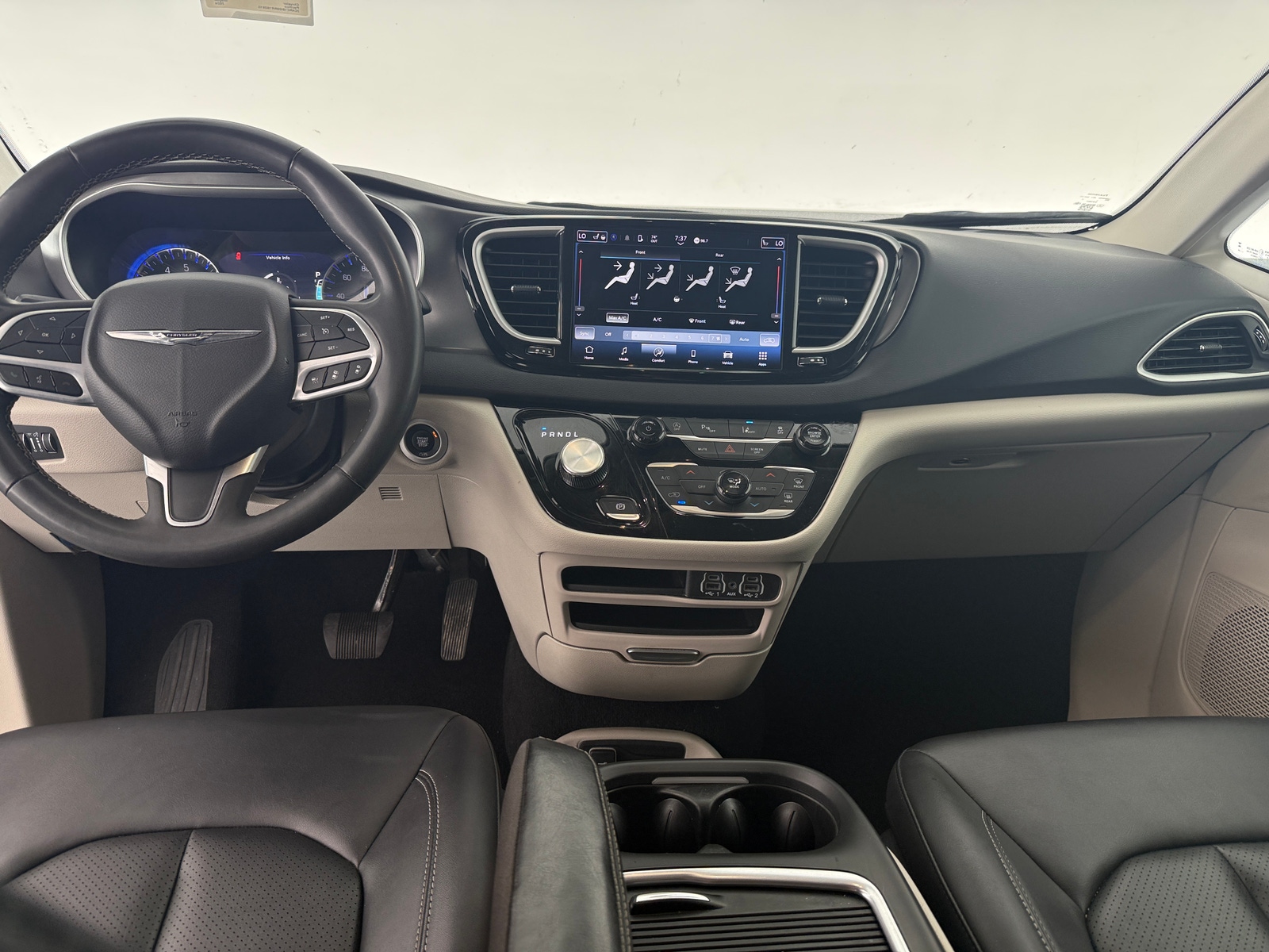 Thumbnail: 2024 Chrysler Pacifica - 2