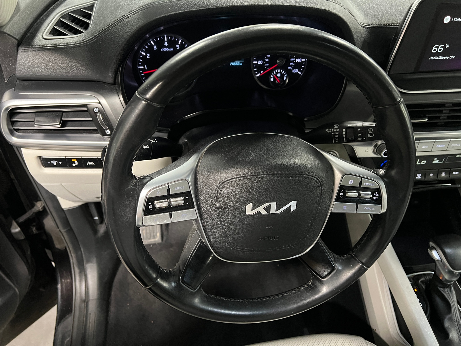 Thumbnail: 2022 Kia Telluride - 4