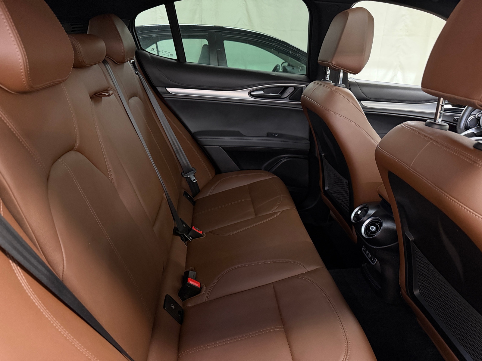 Thumbnail: 2024 Alfa Romeo Stelvio - 5