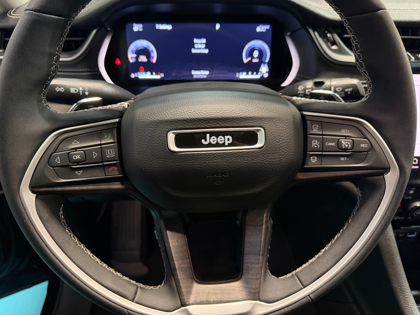 Thumbnail: 2023 Jeep Grand Cherokee - 4