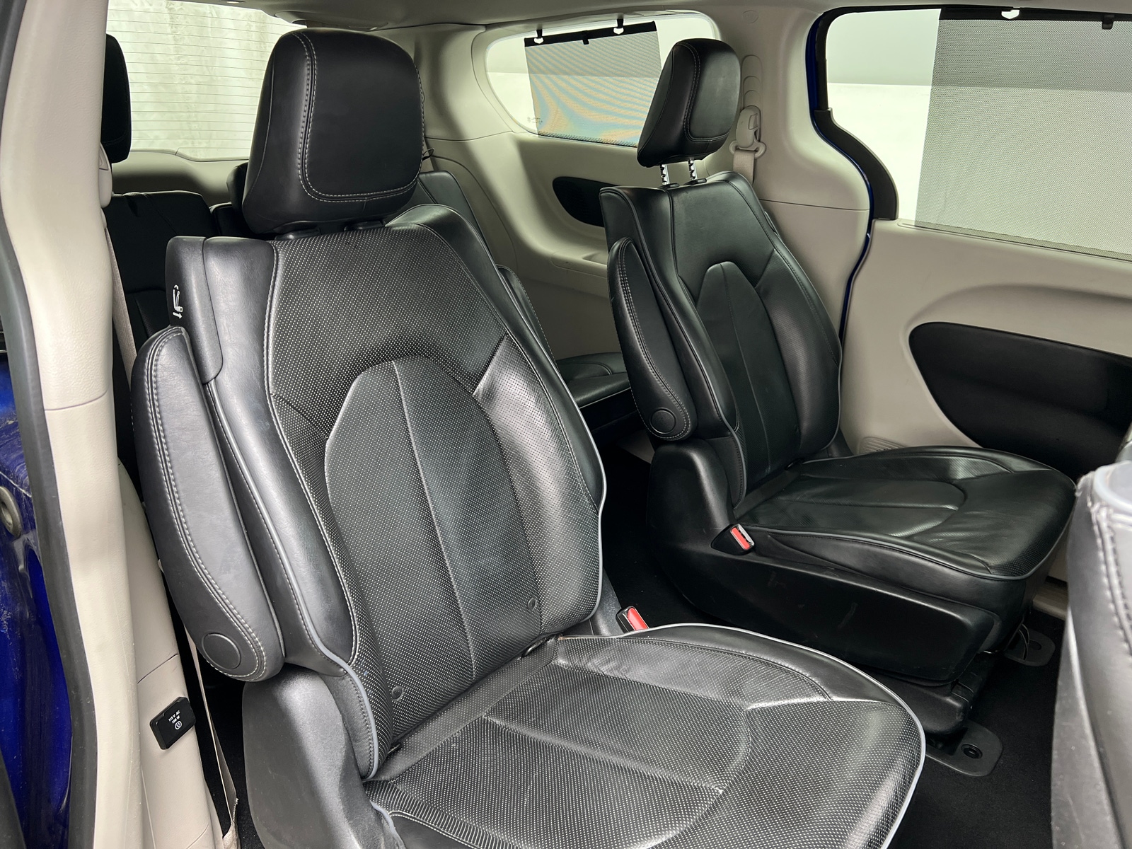 Thumbnail: 2018 Chrysler Pacifica - 5