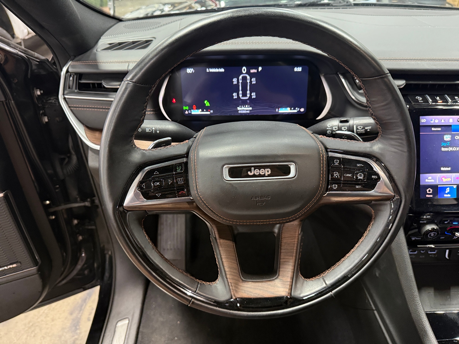 Thumbnail: 2023 Jeep Grand Cherokee L - 4