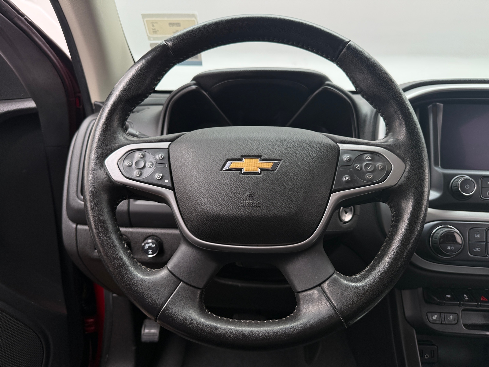 Thumbnail: 2022 Chevrolet Colorado - 4