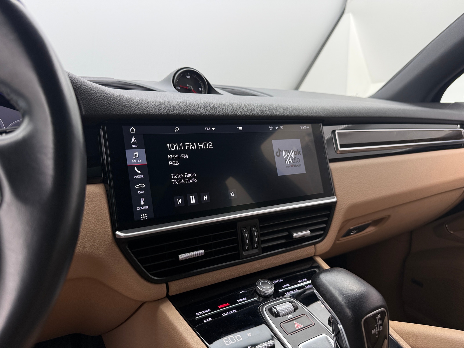 Thumbnail: 2019 Porsche Cayenne - 3