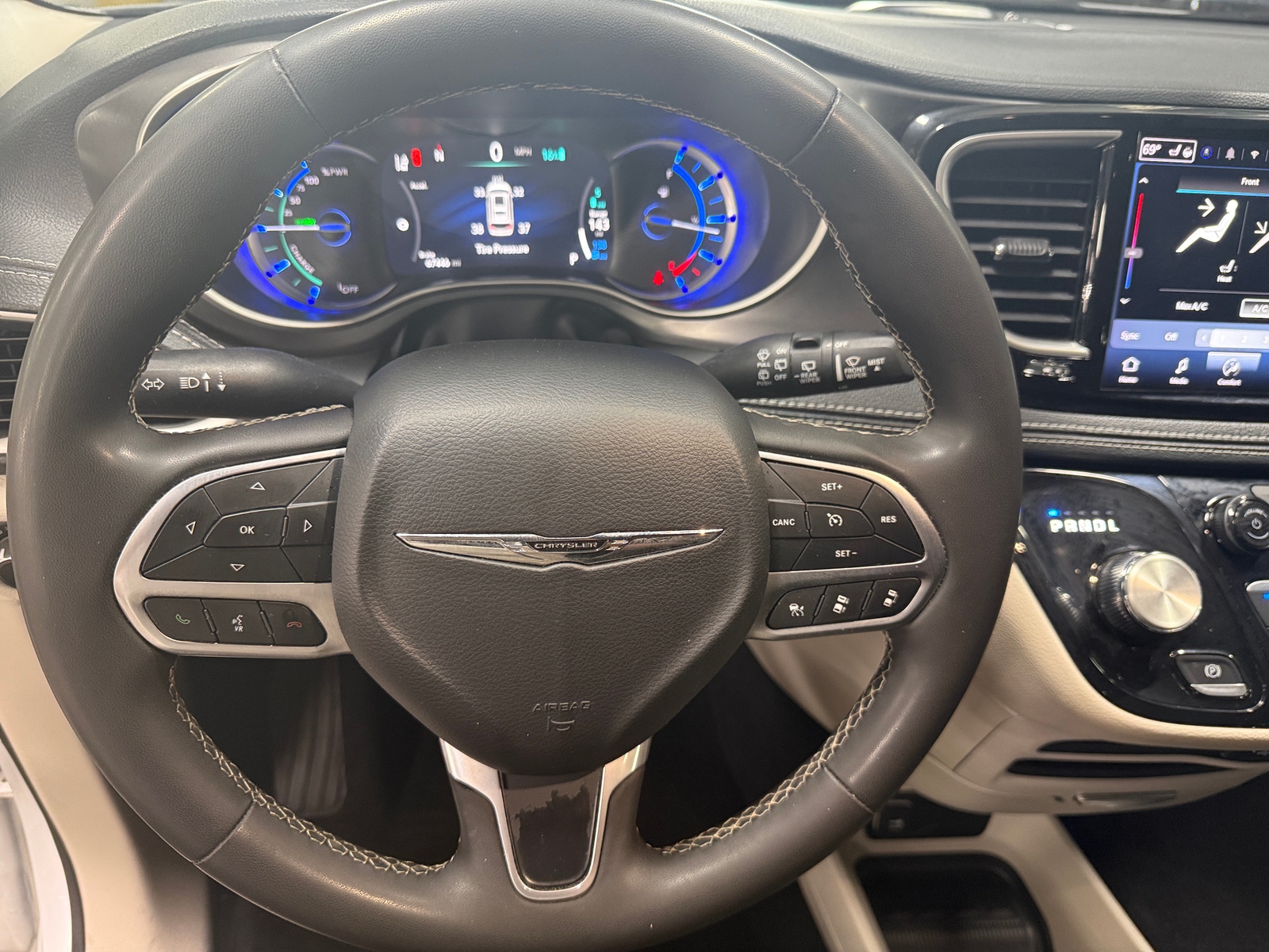 Thumbnail: 2024 Chrysler Pacifica - 4