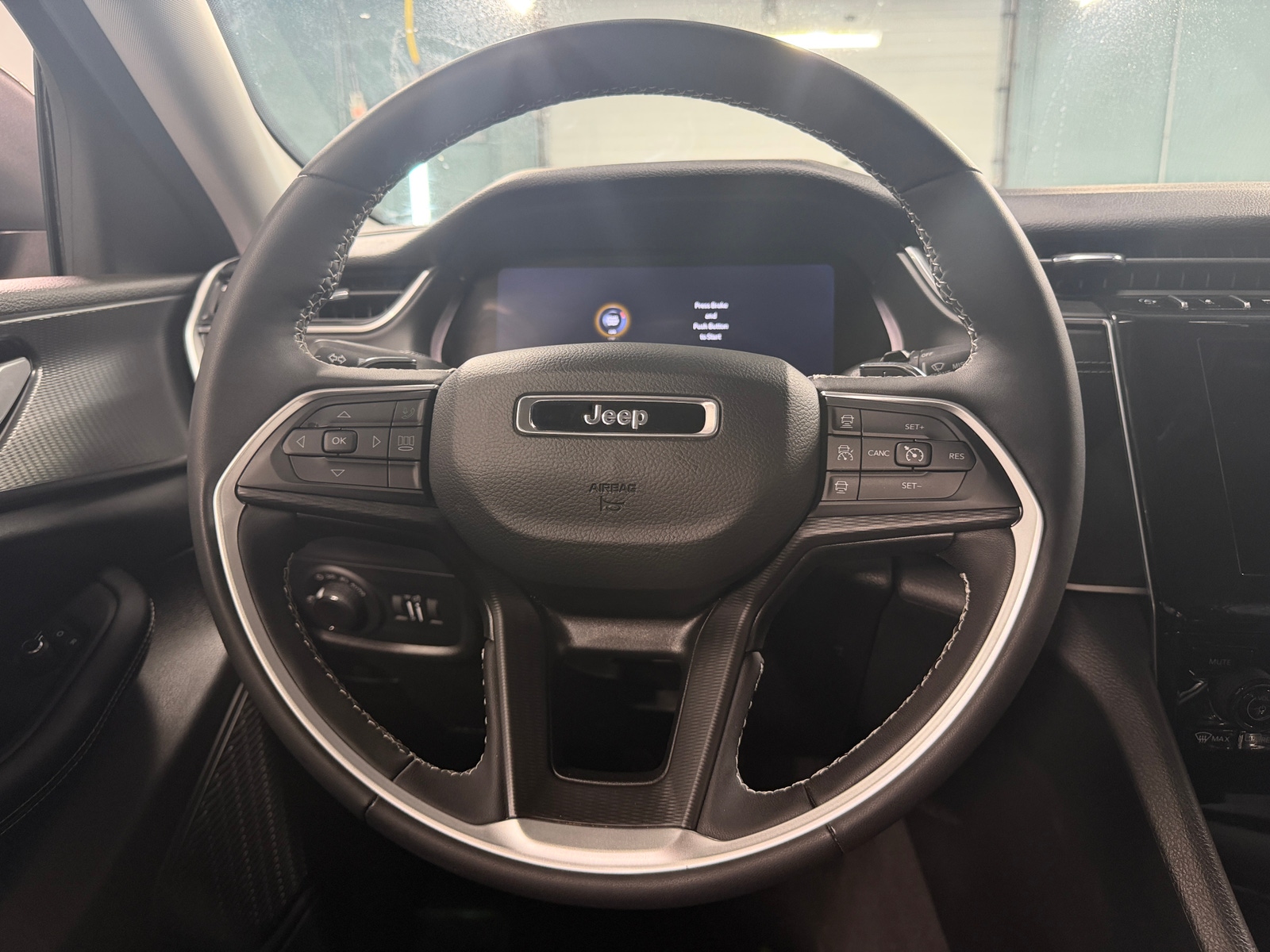 Thumbnail: 2023 Jeep Grand Cherokee - 5