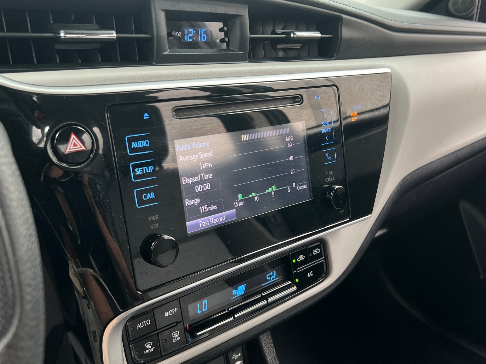 Thumbnail: 2018 Toyota Corolla - 4