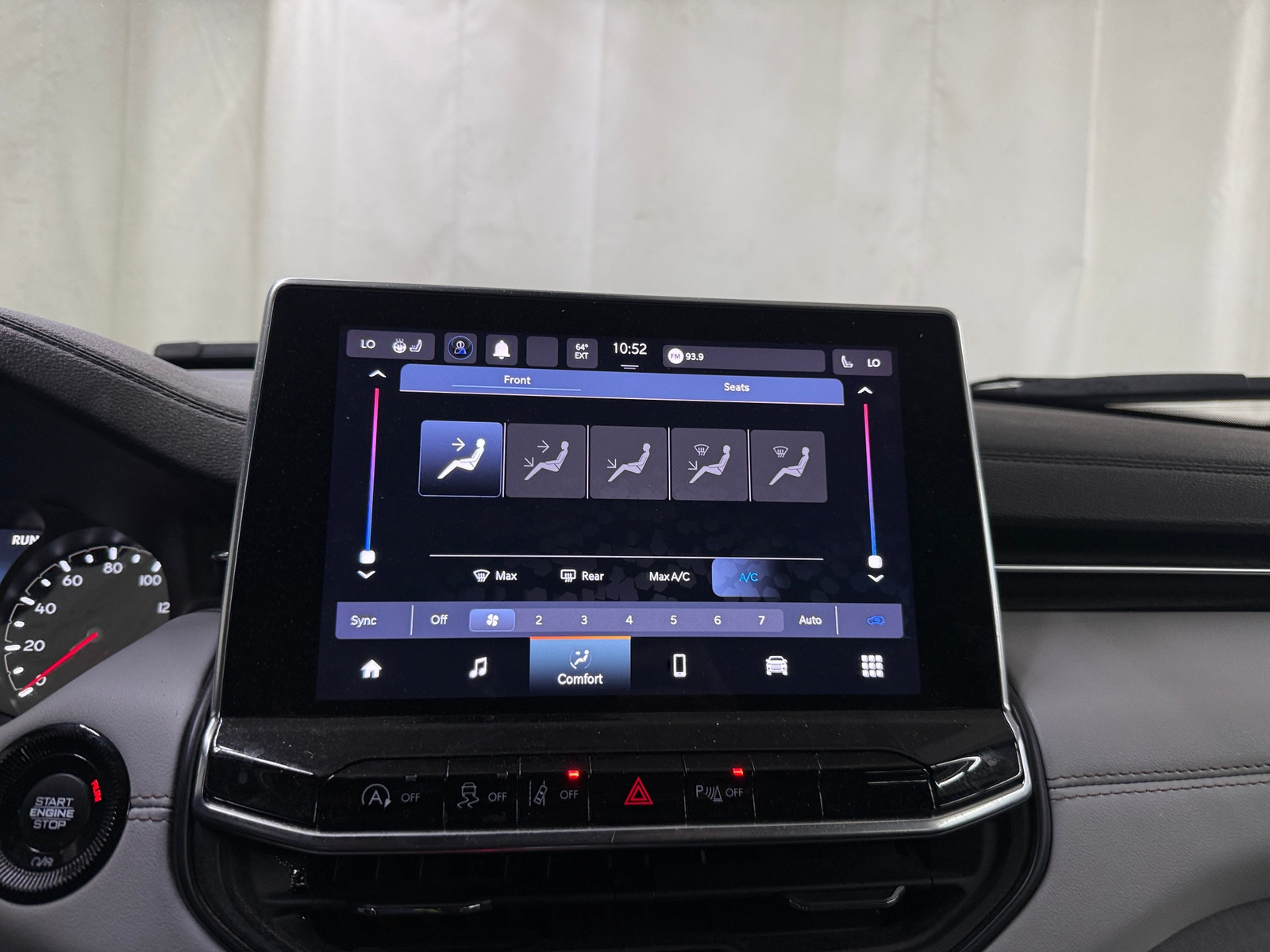 Thumbnail: 2023 Jeep Compass - 3