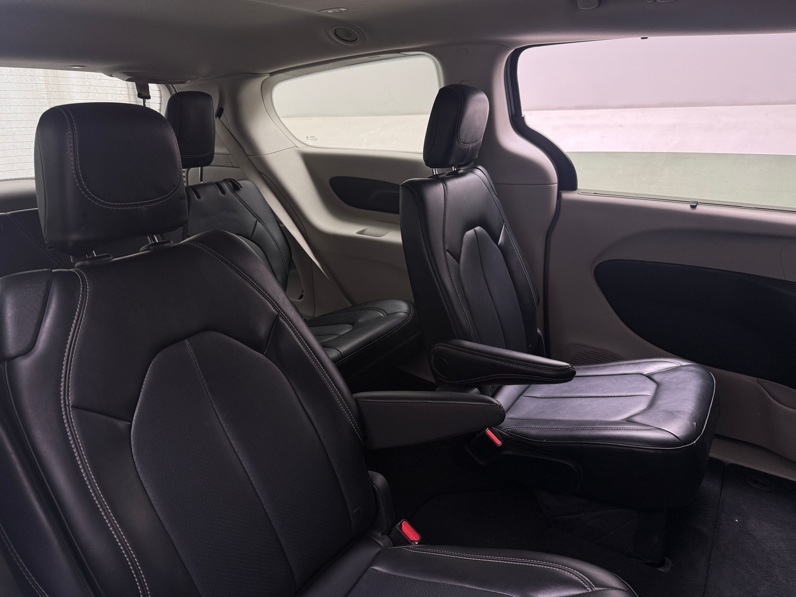 Thumbnail: 2024 Chrysler Pacifica - 5