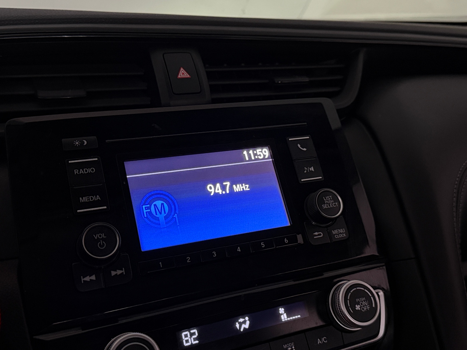 Thumbnail: 2019 Honda Insight - 4