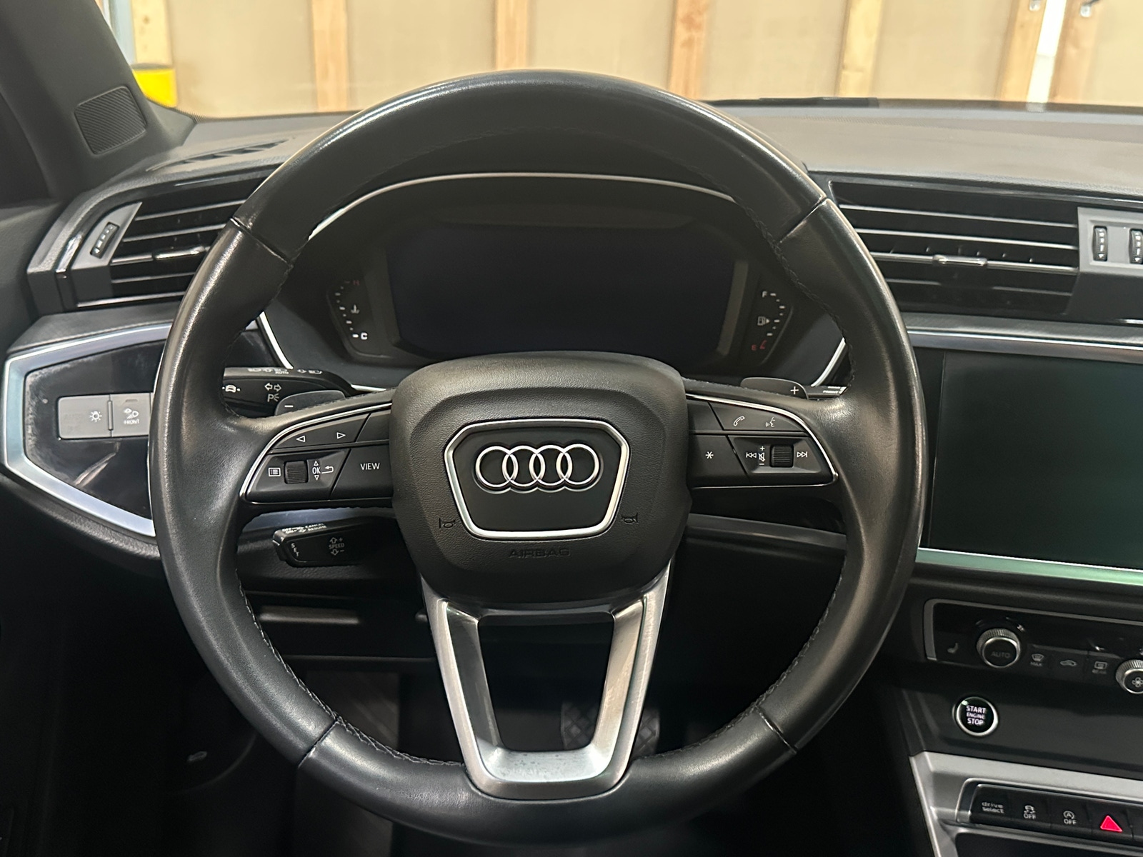 Thumbnail: 2023 Audi Q3 - 5