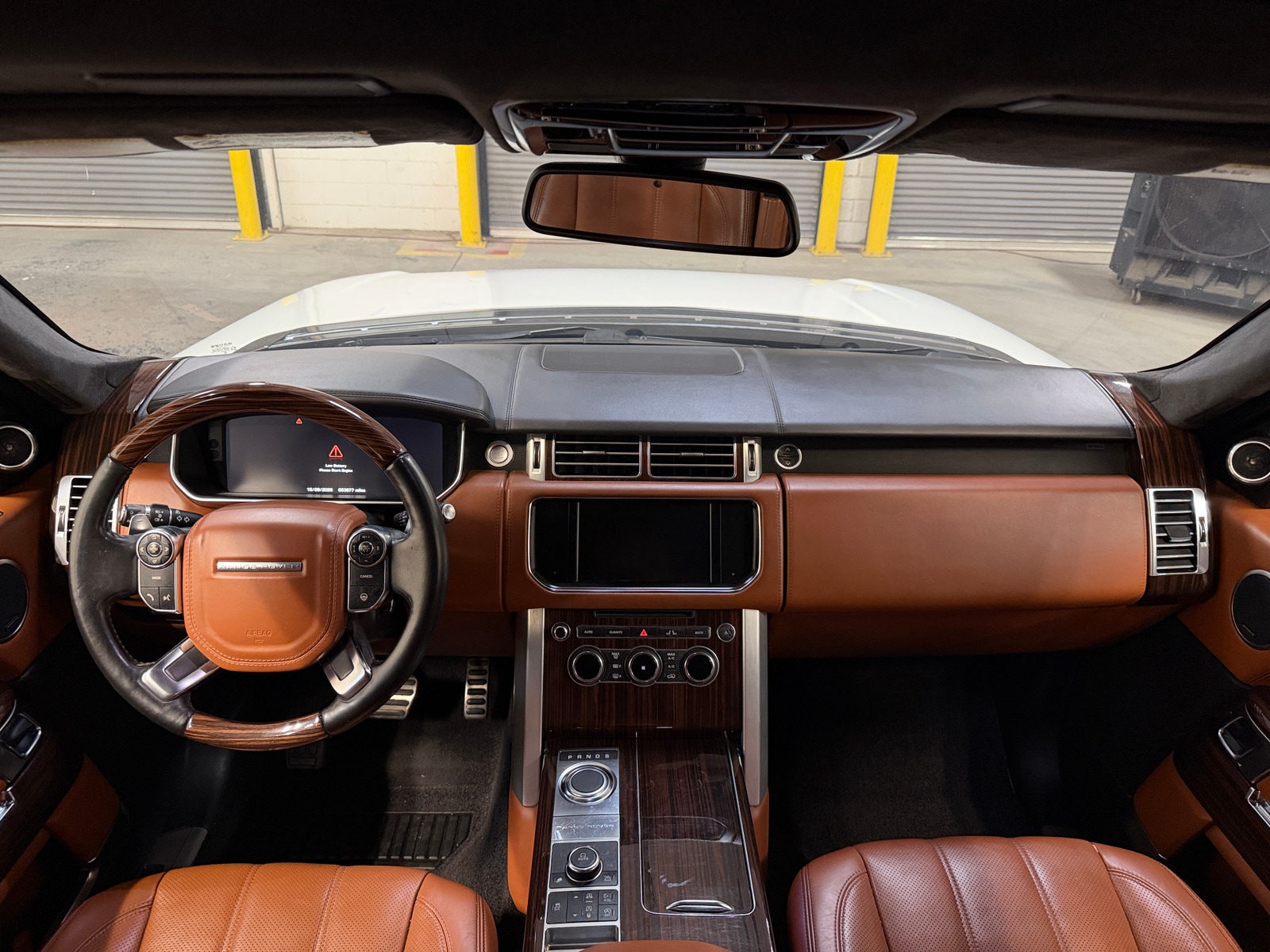 Thumbnail: 2014 Land Rover Range Rover - 3