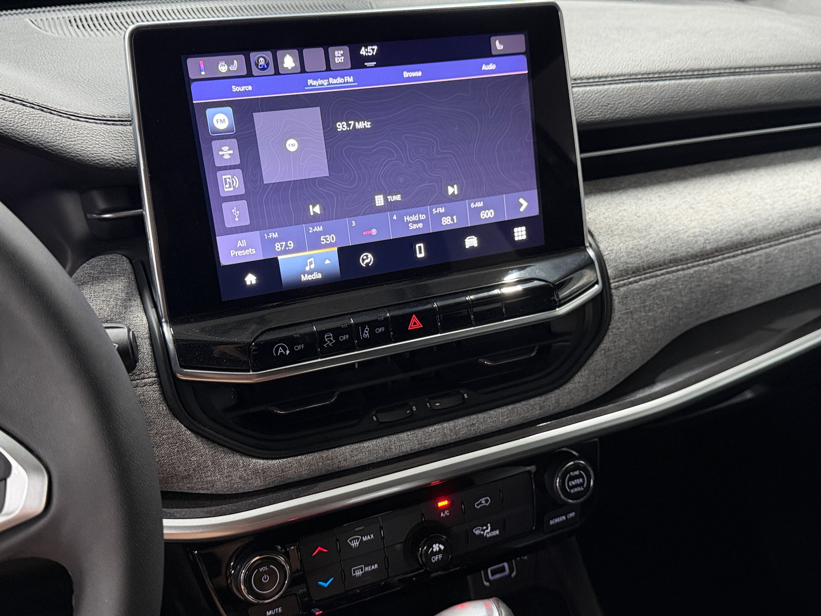 Thumbnail: 2023 Jeep Compass - 3