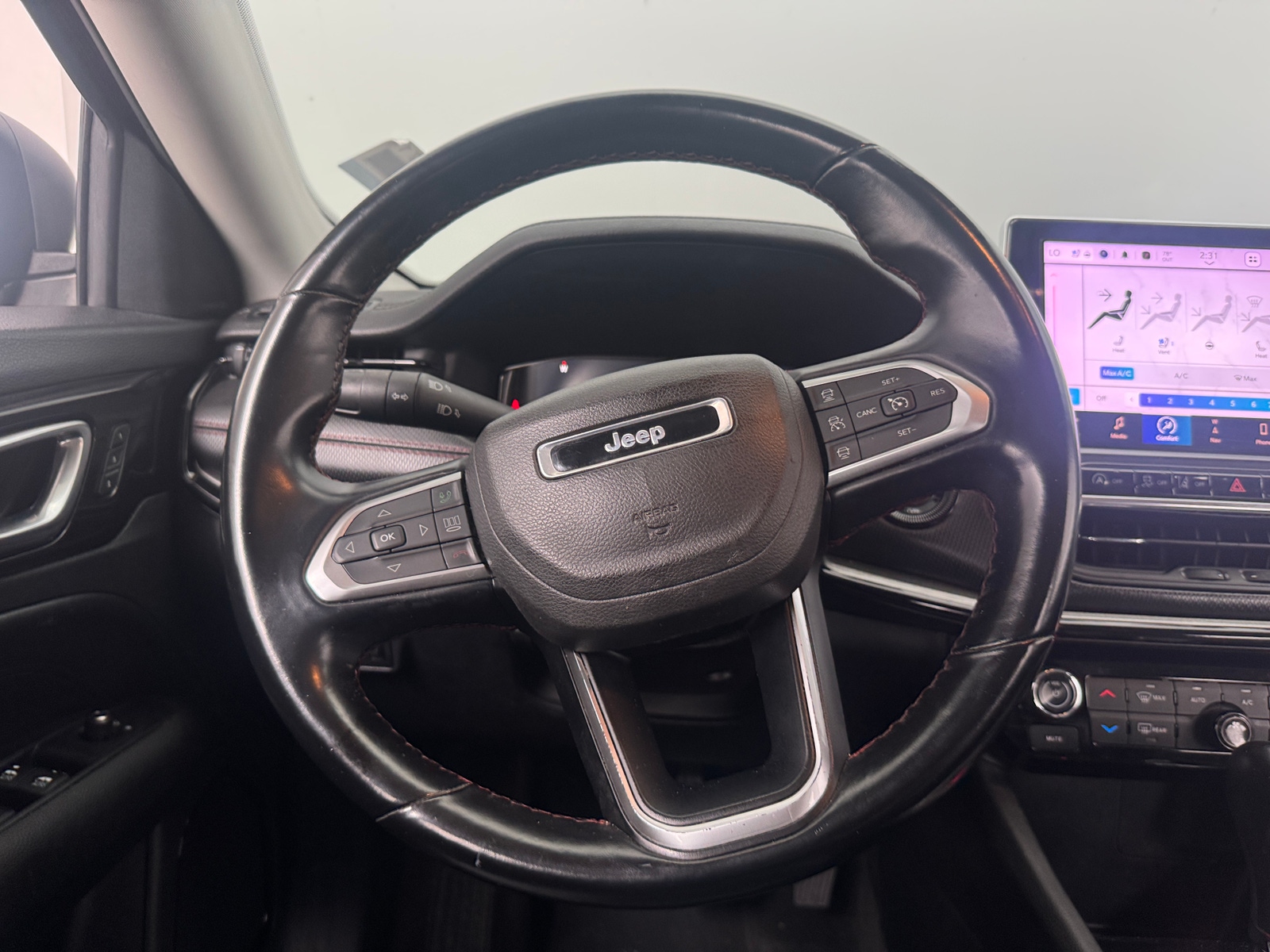 Thumbnail: 2022 Jeep Compass - 4