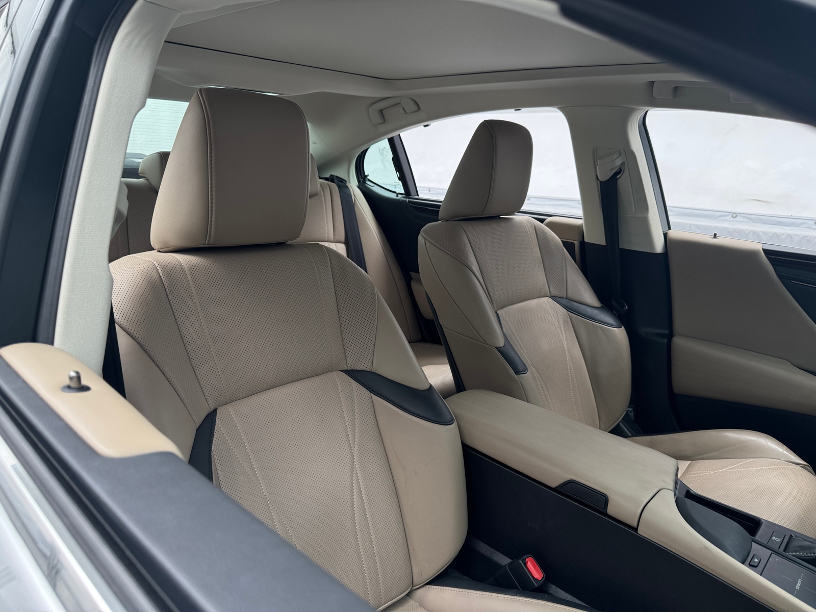 Thumbnail: 2019 Lexus ES - 2