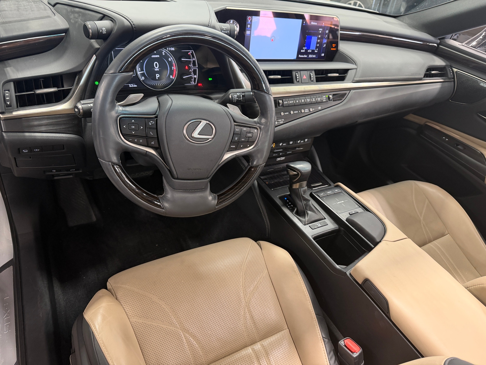 Thumbnail: 2019 Lexus ES - 3