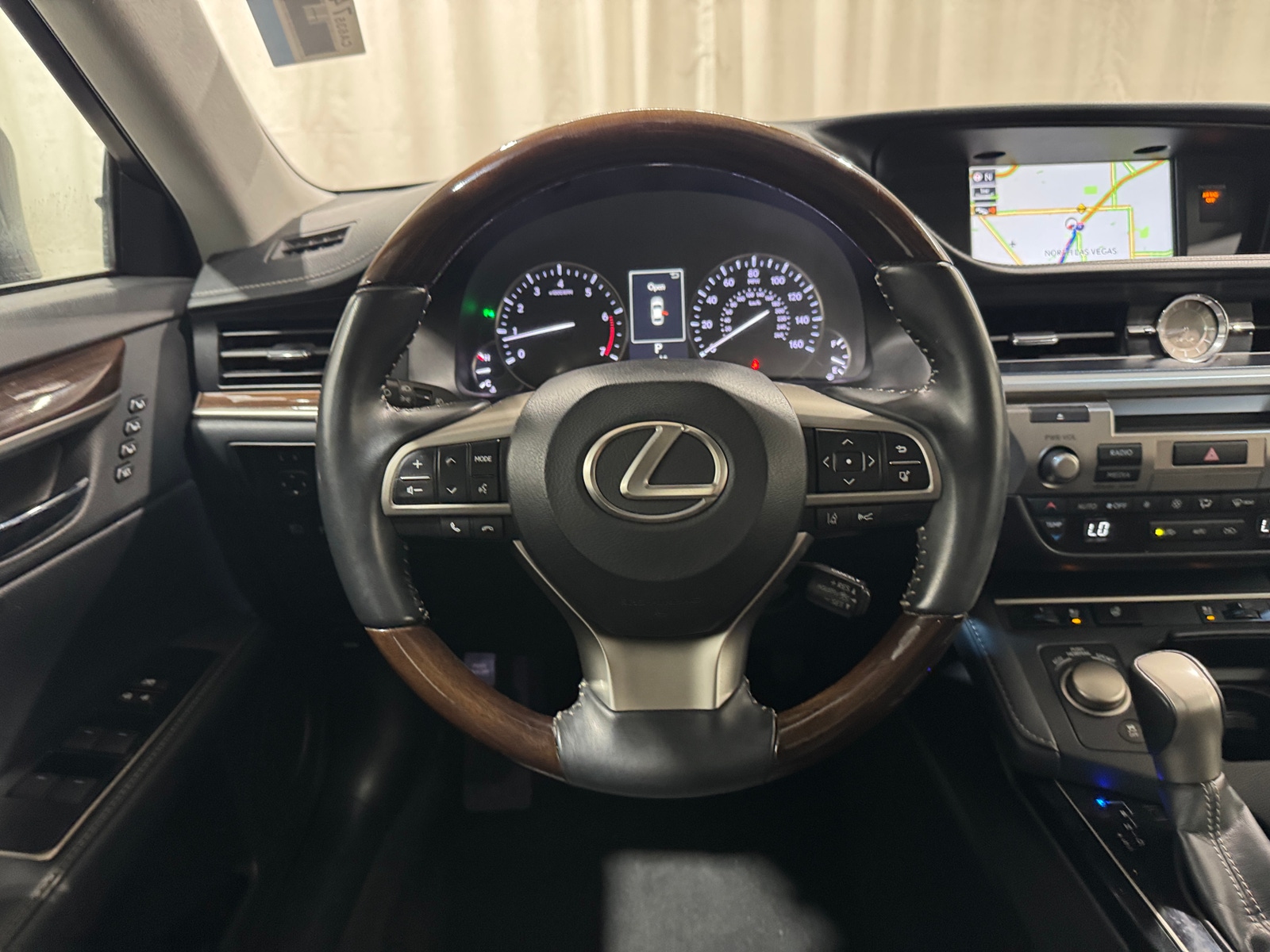 Thumbnail: 2017 Lexus ES - 5