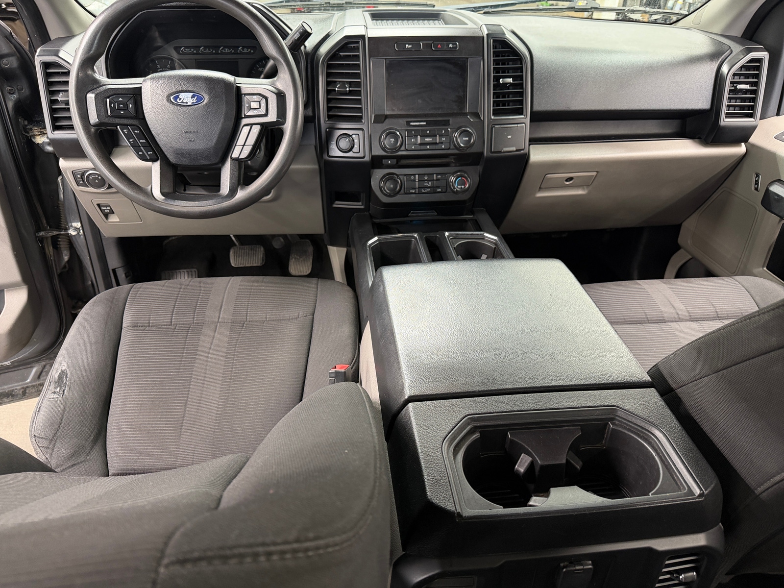 Thumbnail: 2018 Ford Econoline - 3