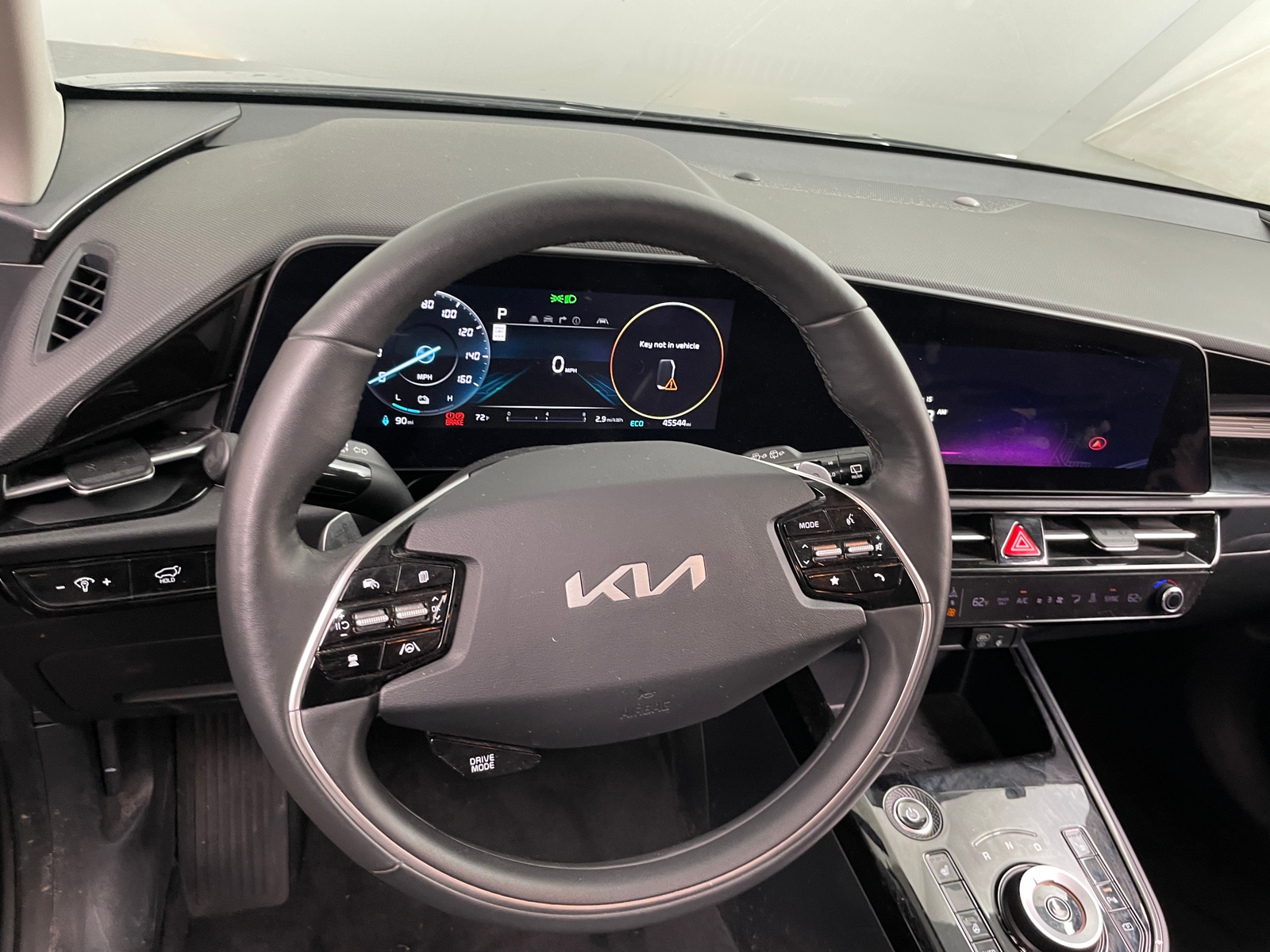 Thumbnail: 2024 Kia Niro - 4