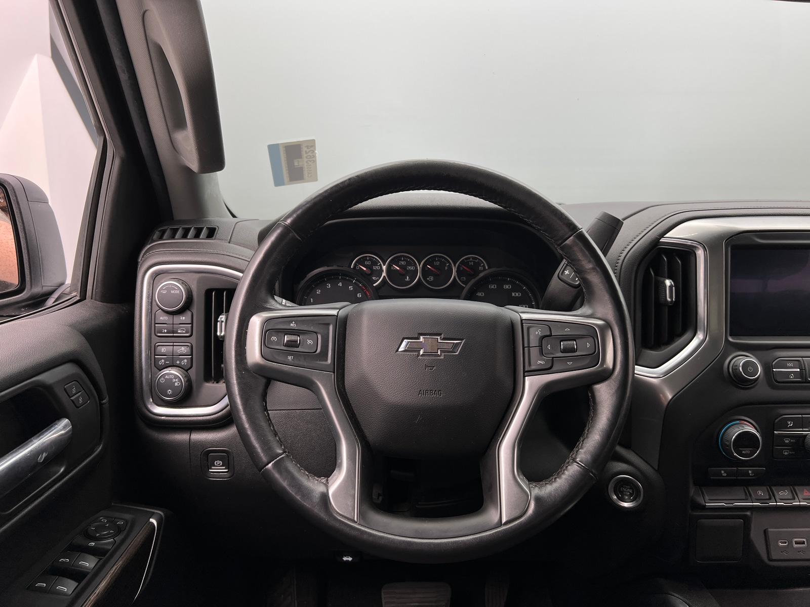 Thumbnail: 2022 Chevrolet Silverado 1500 - 5