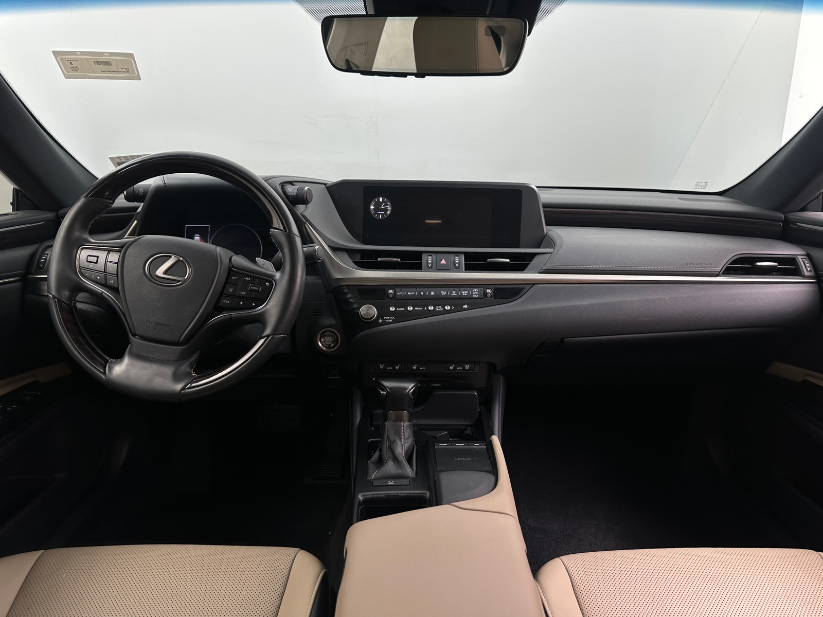 Thumbnail: 2021 Lexus ES - 2