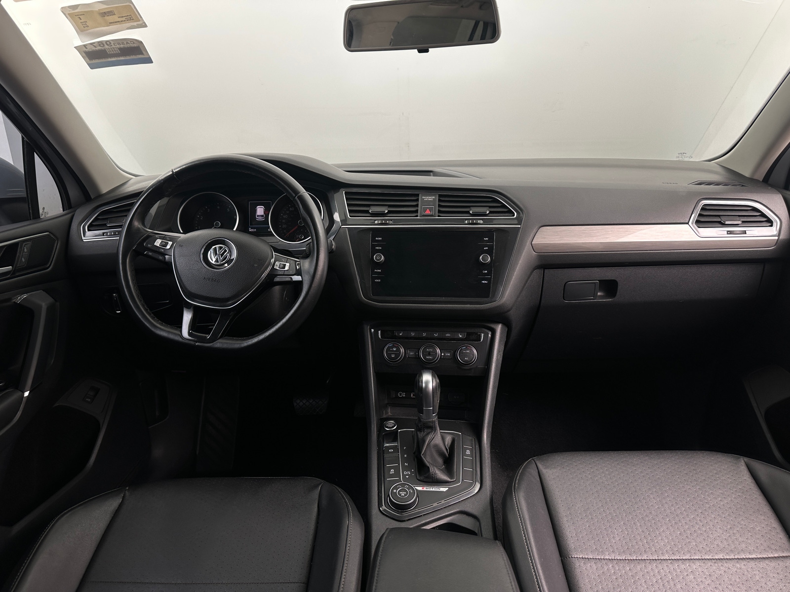 Thumbnail: 2018 Volkswagen Tiguan - 2