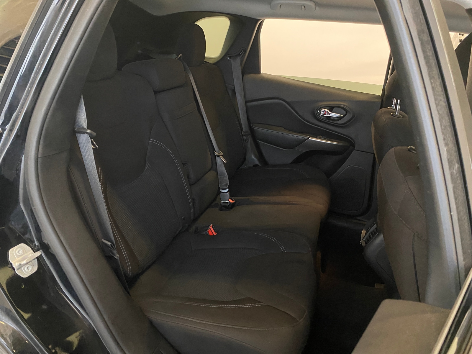 Thumbnail: 2019 Jeep Cherokee - 6