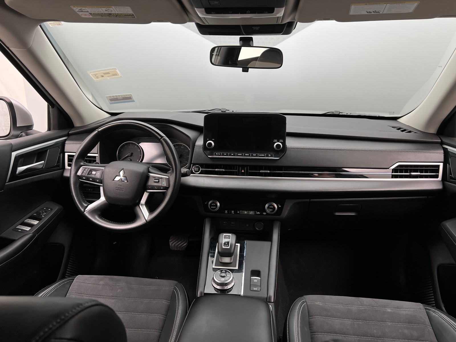 Thumbnail: 2022 Mitsubishi Outlander - 2