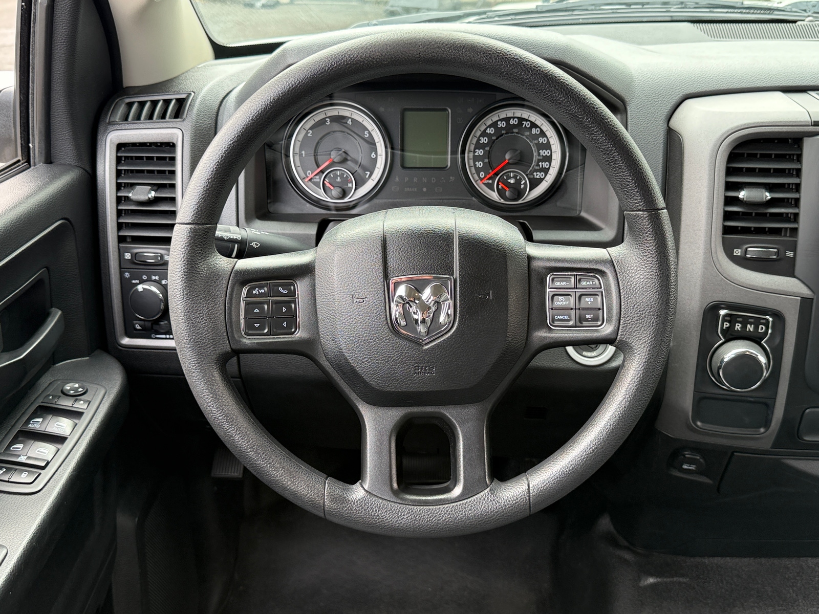 Thumbnail: 2019 RAM 1500 Classic - 4