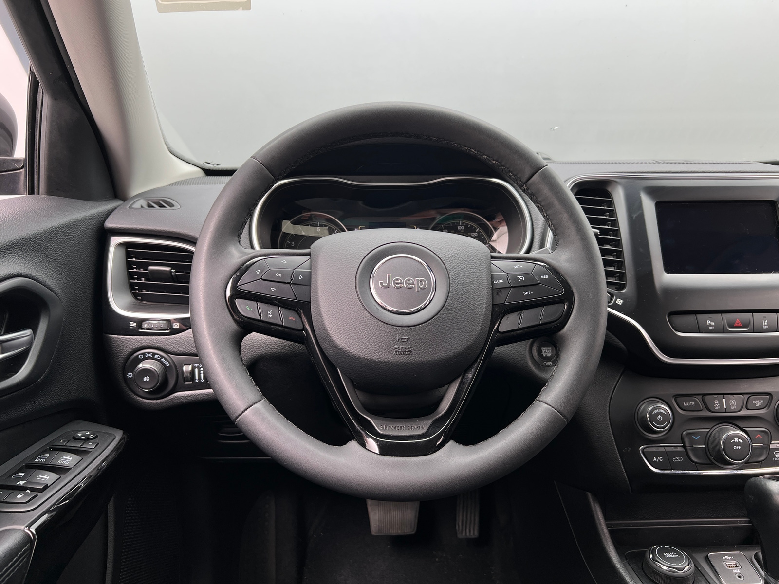 Thumbnail: 2021 Jeep Cherokee - 5