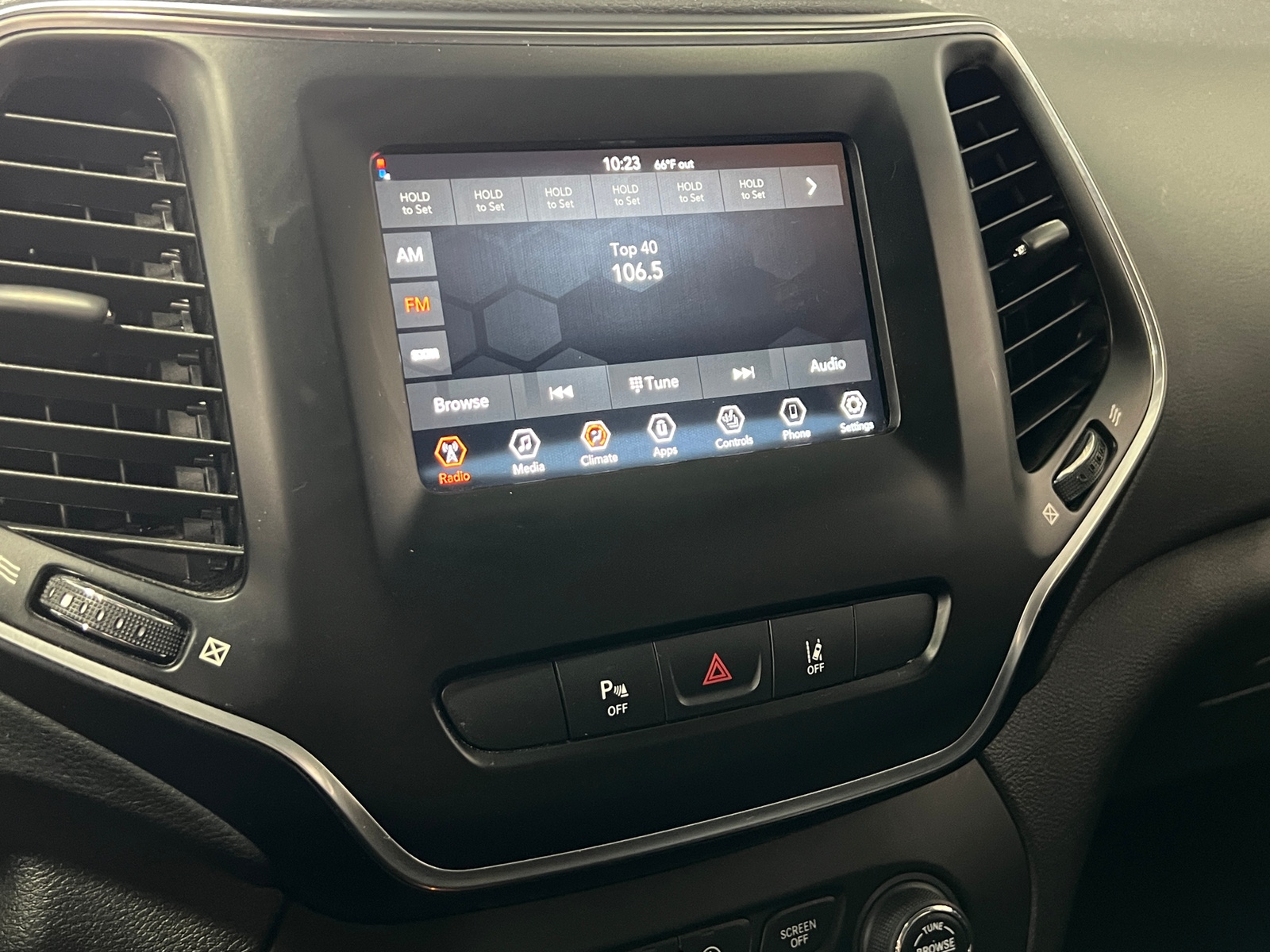 Thumbnail: 2021 Jeep Cherokee - 4