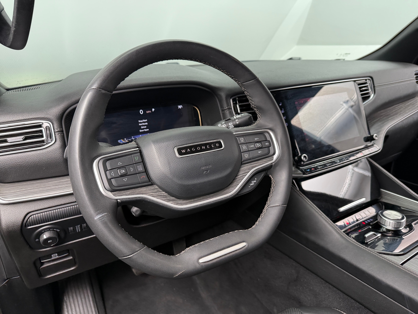 Thumbnail: 2023 Jeep Wagoneer - 4