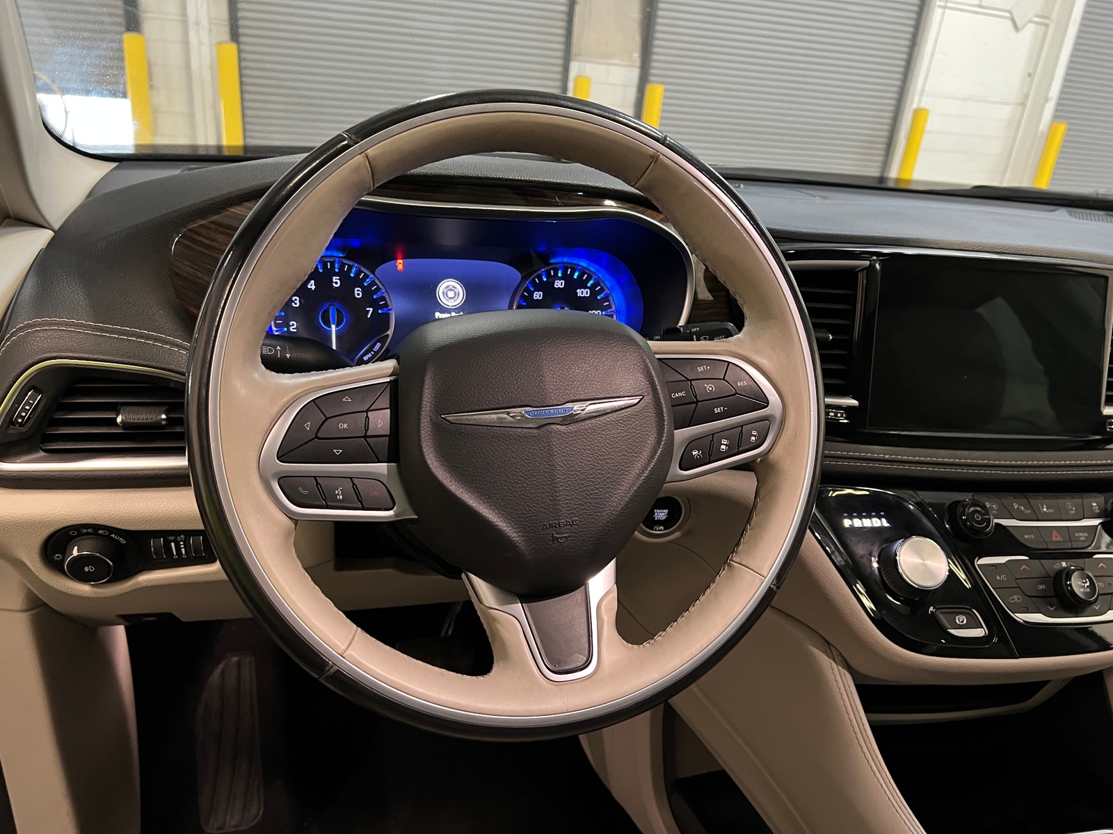 Thumbnail: 2021 Chrysler Pacifica - 4