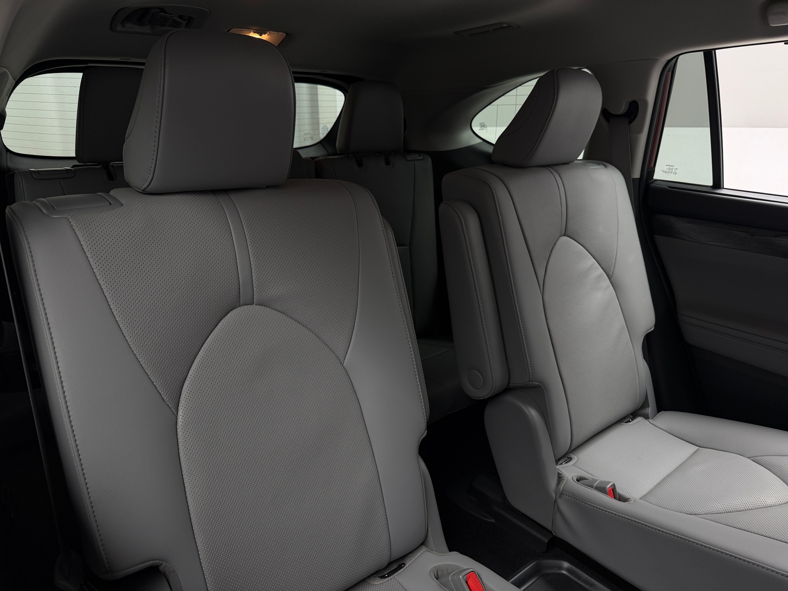 Thumbnail: 2020 Toyota Highlander - 5